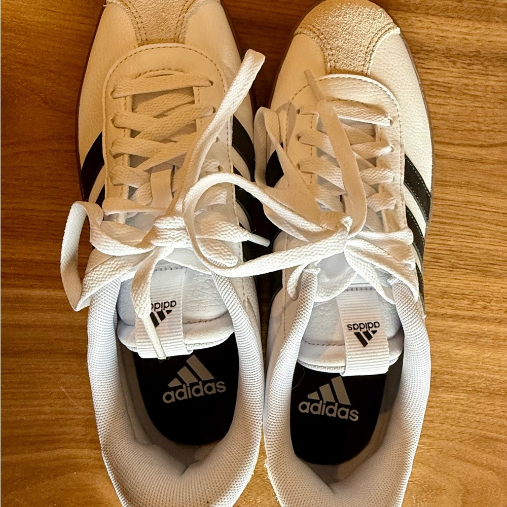 NWOT Adidas Classic White with Black Stripes Sneakers